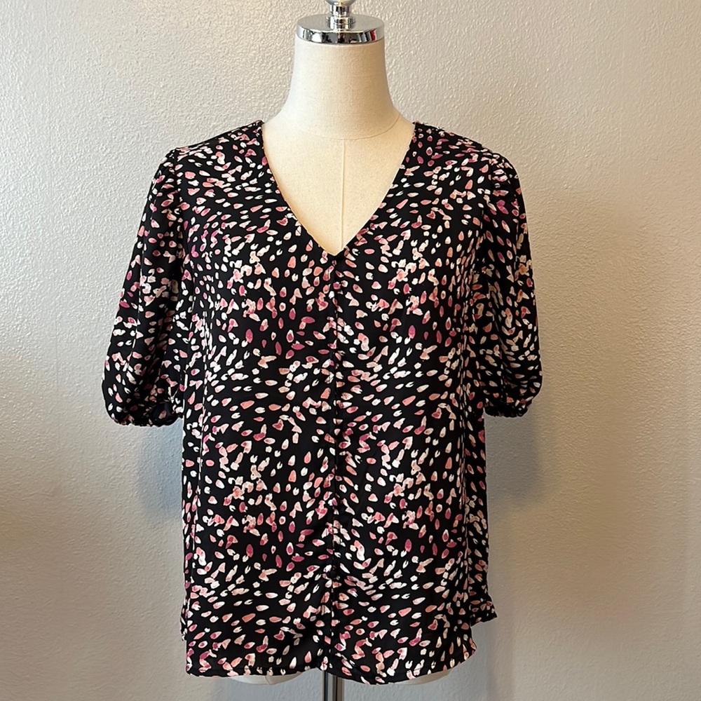 Ophelia Roe. Short Sleeve Blouse Covered Buttons Black/Pink/White Size Medium